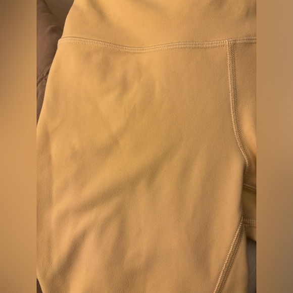 Lululemon Athletica Cream Fitted Crop Tank Top - Picture 4 of 9